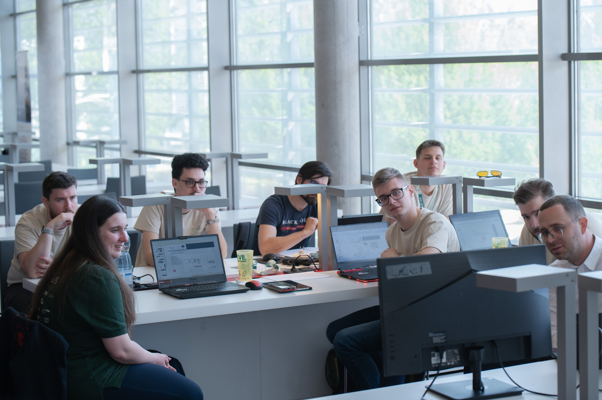 The students worked hard and fast to complete their task (Photos: Máté Dudás, Bettina Korinek)